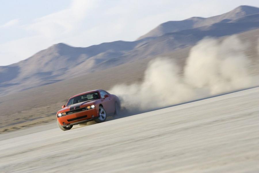  Dodge Challenger SRT8 2008 года  (фото 11 из 356)